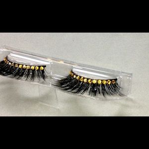 Hand-Set SWAROVSKI CRYSTAL Synthetic Eyelashes